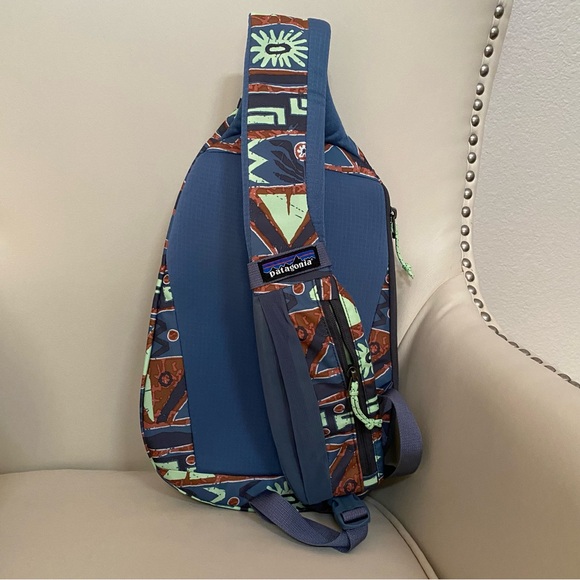 New Patagonia Atom sling backpack 🎒 size 8L - authentic